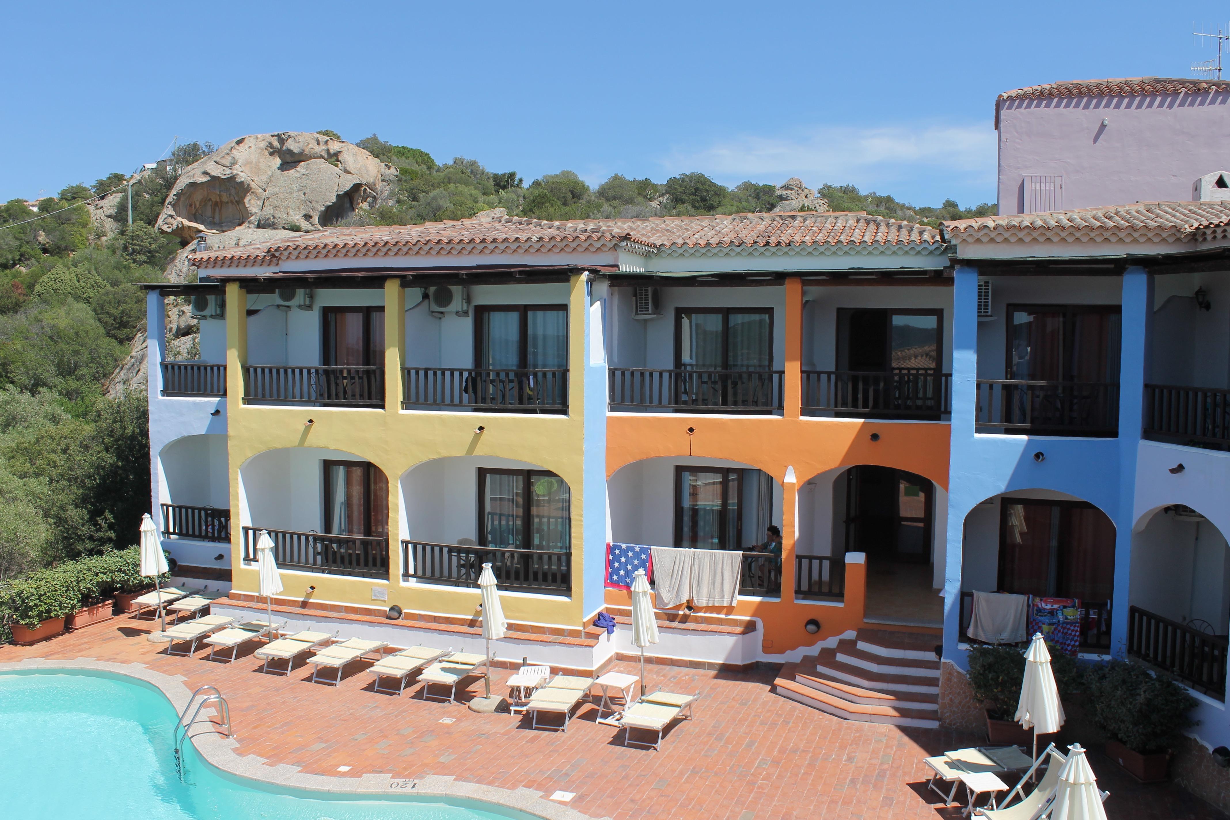 Hotel Li Graniti Baja Sardinia Exterior foto