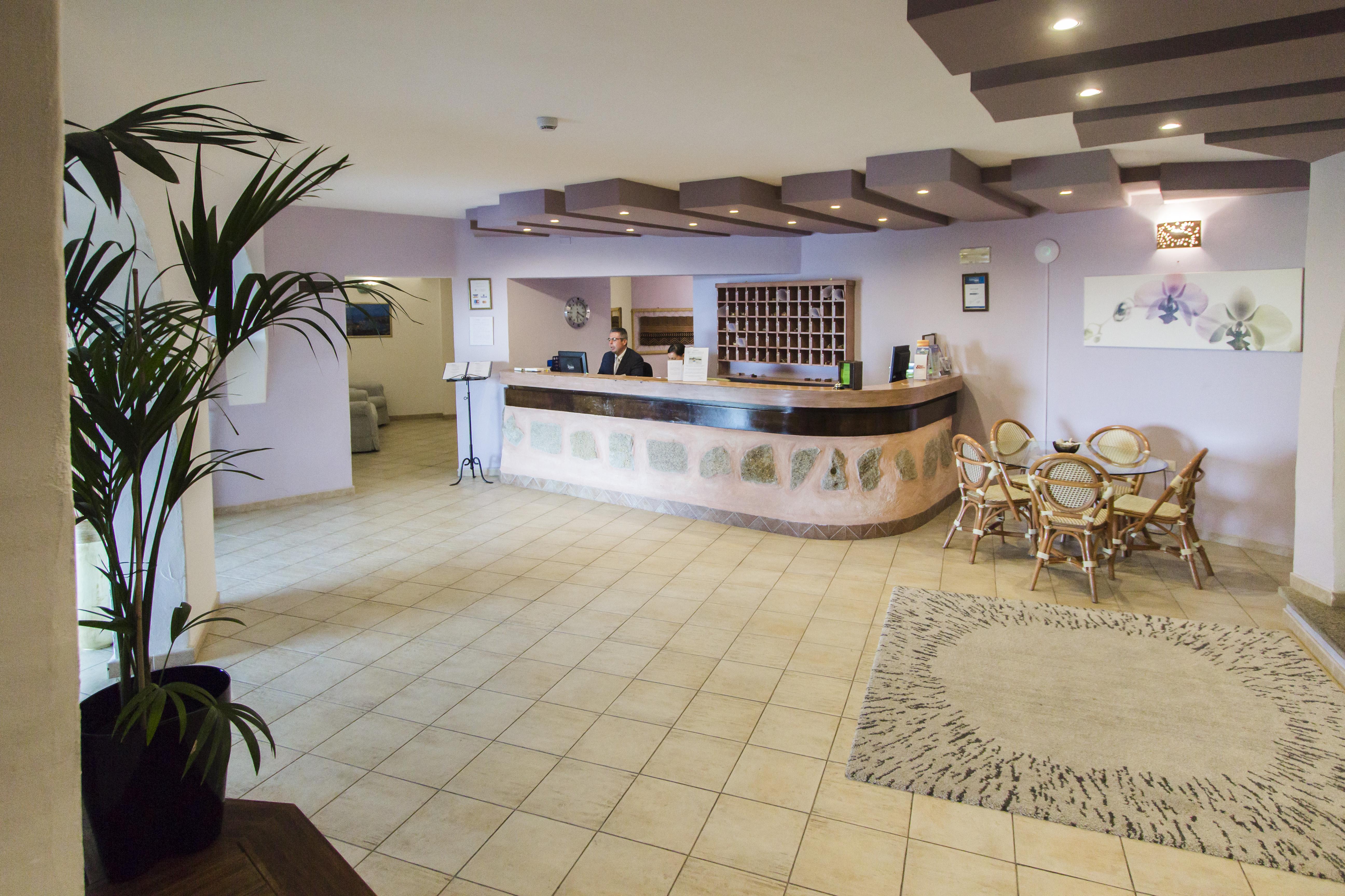 Hotel Li Graniti Baja Sardinia Exterior foto