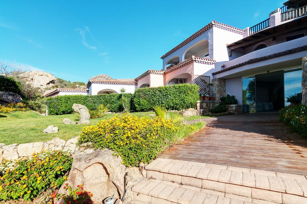 Hotel Li Graniti Baja Sardinia Exterior foto