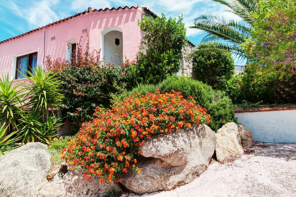 Hotel Li Graniti Baja Sardinia Exterior foto