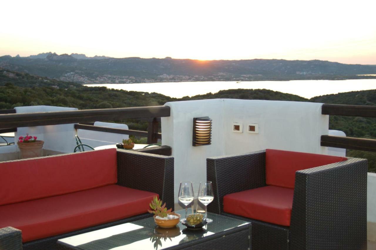 Hotel Li Graniti Baja Sardinia Exterior foto